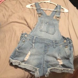 Short overalls